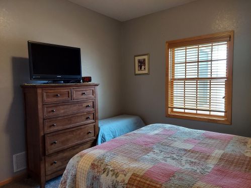 602 19th St, Willmar MN 56201-4827 exterior