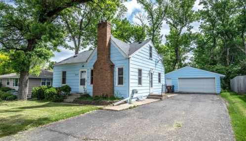 1516 Mendelssohn Ave, Minneapolis, MN 55427-3721