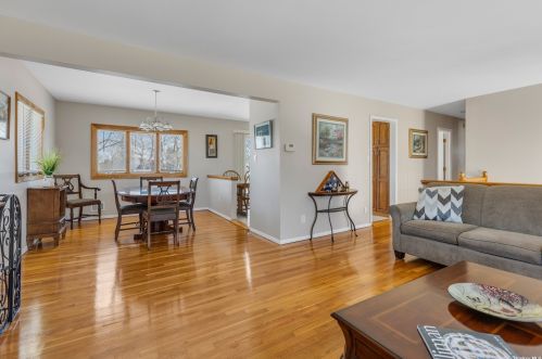 15 Purdy Ave, Elwood NY  11731-4501 exterior