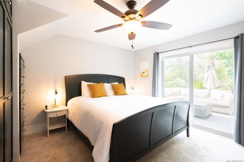 1558 Burton St, San Diego CA 92111-7044 exterior