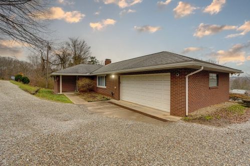 3355 Leechburg Rd, New Kensington, PA 15068-2415