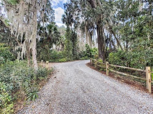 1240 Enterprise Osteen Rd, Deltona FL  32725-9401 exterior