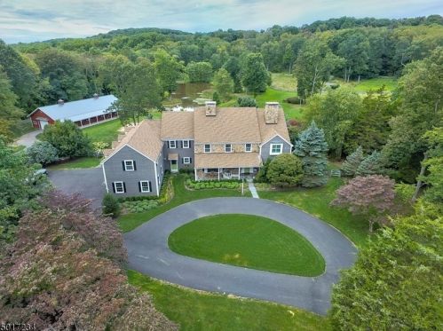 4 Alder Creek Dr, Califon NJ  07830-3001 exterior