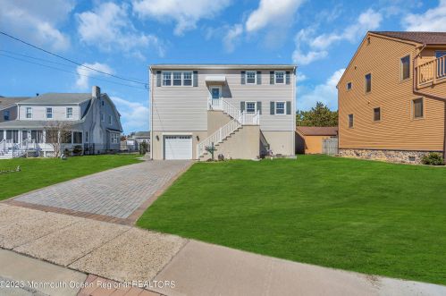 316 Sunset Dr, Pelican Island NJ  08751-2225 exterior