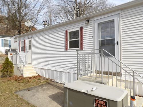 23 Hunters Rd, Norwich, CT 06360-2001