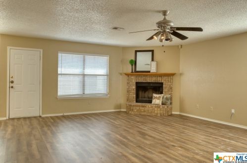 305 Dillon Dr, Copperas Cove, TX 76522-4529