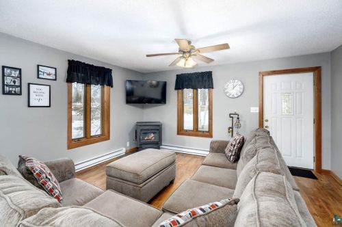 4094 Calvary Rd, Duluth, MN 55803-1342