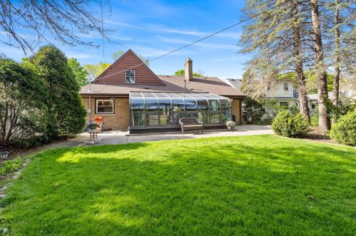 2909 Koenig Ave, Milwaukee, WI 53235-4231