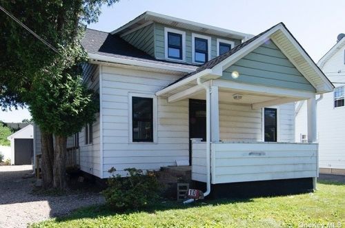 10 21st St, Huntington Station NY  11746-3259 exterior