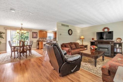 122 Florence Rd, New Brighton, PA 15066-3507