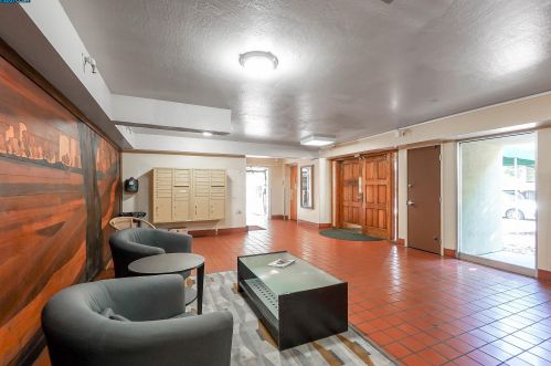 455 Crescent St, Oakland CA 94610-2661 exterior