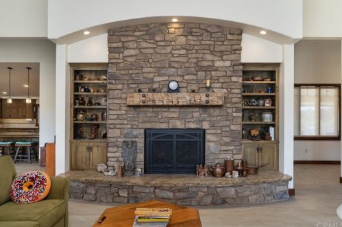 590 Championship Ln, Templeton CA  93465-5138 exterior