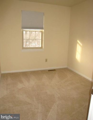 8325 Stationhouse Ct, Lorton VA  22079-1207 exterior