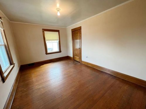 311 College Ave, Grove City PA 16127-1208 exterior