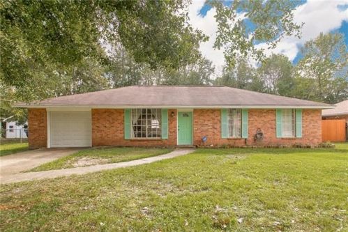 1441 Fremaux Ave, Slidell LA  70458-8077 exterior