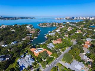 1800 Flower Dr, Sarasota, FL 34239-2009