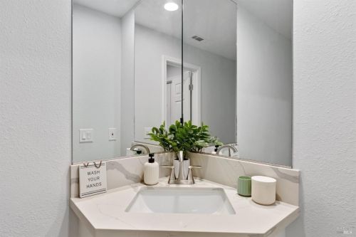 2090 Stonefield Ln, Santa Rosa CA  95403-0951 exterior