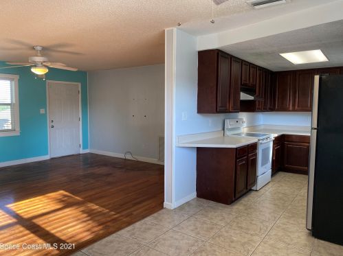 522 Hillcrest Ave, Titusville, FL 32796-3712