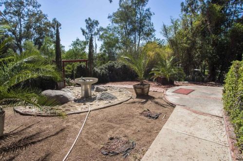 1147 Merritt Dr, El Cajon, CA 92020-6716