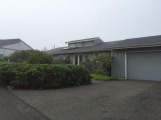 68 Puget Dr, Mcneil Island, WA 98388-1526