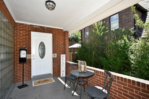 5463 Wilkins Ave, Pittsburgh, PA 15217-1024