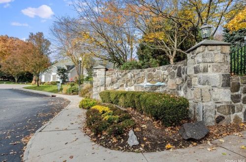 528 Viewpoint Ter, Peekskill NY  10566-6209 exterior