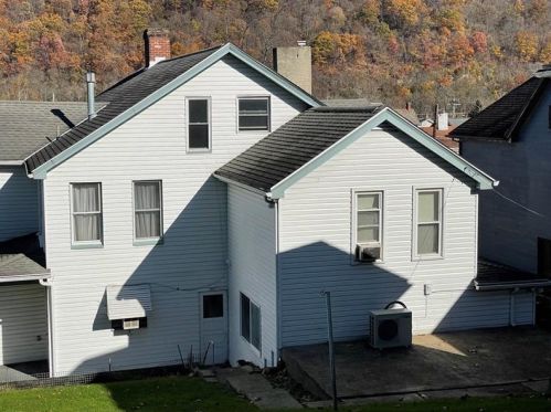 1014 Chess St, Monongahela, PA 15063-2799