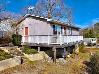 15 Westside Ln, Franklin, NC 28734-2869