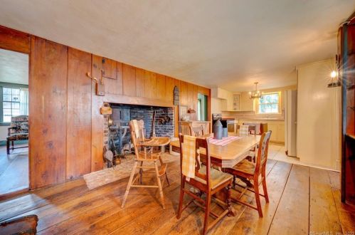 35 Smith St, Middletown CT  06457-1740 exterior