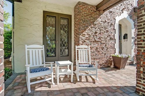 3832 Country Club Pl, Cincinnati, OH 45208-1905