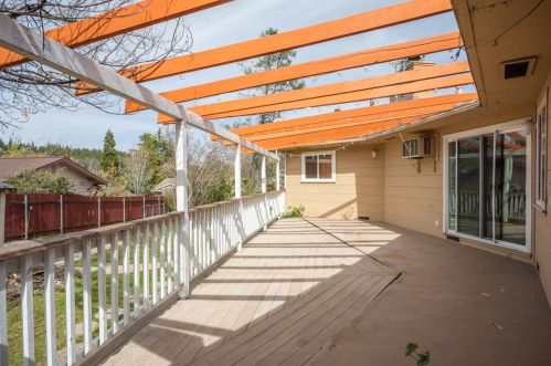 210 Catherine Ln, Grass Valley CA  95945-5802 exterior