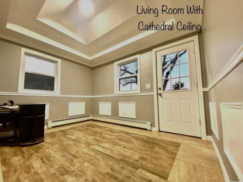 168 Washington Ave, Wheatley Heights NY  11798-2020 exterior