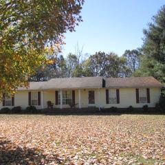 2665 Clanton Rd, Lawrenceburg, TN 38464-7408