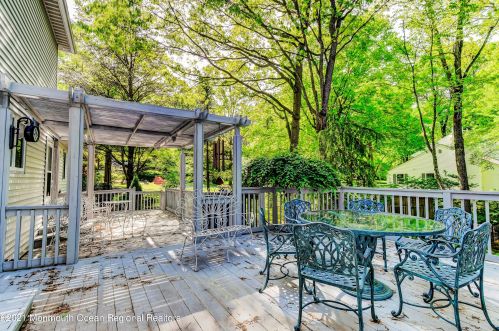 86 Green Meadow Blvd, Middletown NJ  07748-3148 exterior