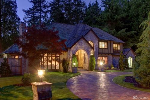 16324 135th St, Redmond, WA 98052-1758
