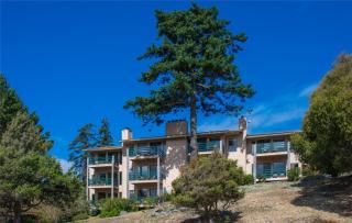 67 Main St, Eastsound, WA 98245-9100