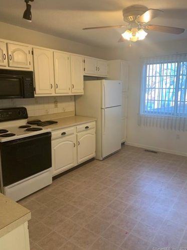 25 Malone St, Waterbury, CT 06705-1061