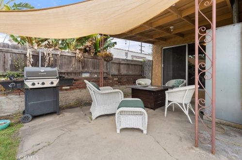 9548 Walnut St, Bellflower CA  90706-5720 exterior