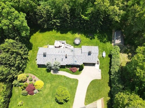 175 Brooklawn Dr, Milford, CT 06460-2806
