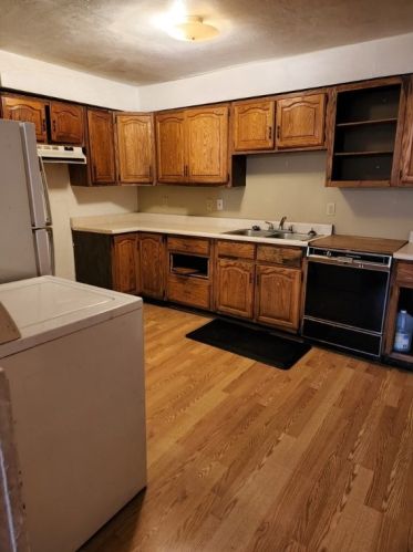 633 Valley St, Oakmont, PA 15139-1837