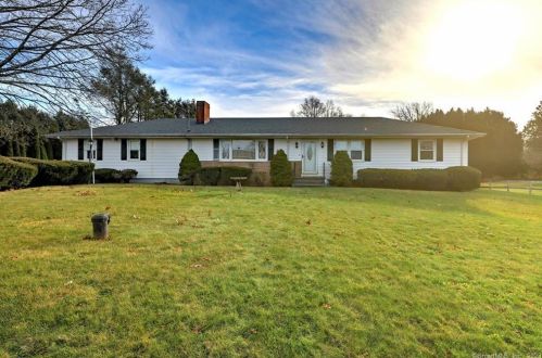 5 Benedict Dr, North Haven, CT 06473-3504