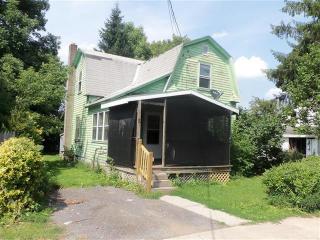 5 School St, Sherburne, NY 13460-9502
