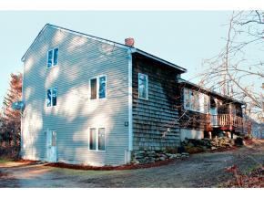 62 North Rd, Sandown, NH 03873-2060
