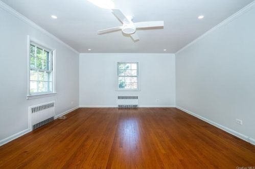 353 Hussey Rd, Mount Vernon NY  10552-2305 exterior