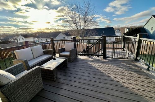 724 Joshua Ln, Lake Geneva WI  53147-4746 exterior