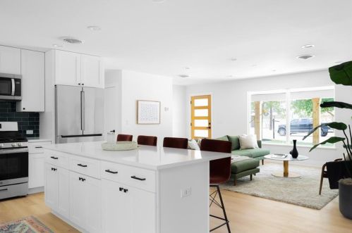 2300 Fair Oaks Dr, Austin TX 78745-2754 exterior