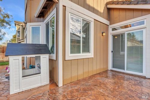 667 Poppy Cir, Vacaville CA  95687-7252 exterior