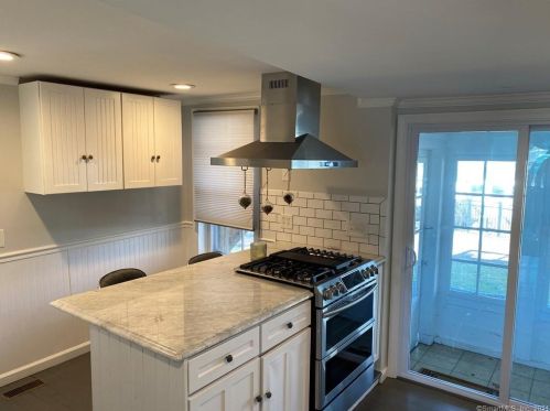 150 Maple St, Milford CT  06460-3405 exterior