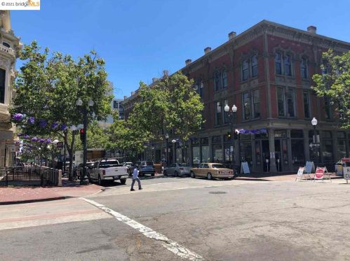 569 9th St, Oakland CA  94607-3833 exterior