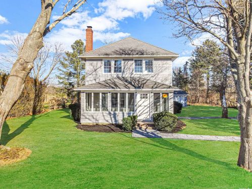 3900 Alvahs Ln, Nassau Point, NY 11935-1483